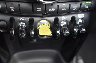 MINI Electric MINI Electric Mini Resolute edition 33 kWh Pano automaat resolute edition 135kw 1e eigenaar n.a.p. Pano / Leder / Harman Kardon / Head Up / Camera / Keyless - afbeelding nr 45