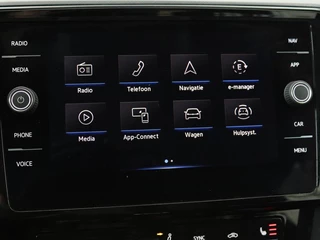 Volkswagen Passat Volkswagen Passat 1.4 TSI GTE | Stoel & stuurverwarming | Camera | Carplay | Trekhaak | Adaptive cruise | Standkachel | Navigatie | Full LED - afbeelding nr 32