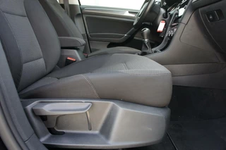 Volkswagen Golf Vw Golf 1.4 TSI Acc|Camera|CarPlay|Dodehoek|PrivacyGlas|Velg - afbeelding nr 20