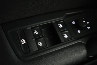 Volkswagen Tiguan Volkswagen Tiguan 1.5 TSI Life | Stoelverwarming | Trekhaak | LED Plus | Camera | Massage | Navigatie | Adaptive cruise | Ergo Active | Navigatie | Keyless - afbeelding nr 31