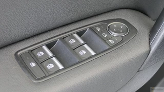 Renault Captur Renault Captur TCe 140 EDC Automaat Intens - afbeelding nr 19