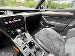 Volkswagen Passat Volkswagen Passat Variant 1.4 TSI Highline Business R, Trekhaak, Panodak, apk 10.2025 - afbeelding nr 13