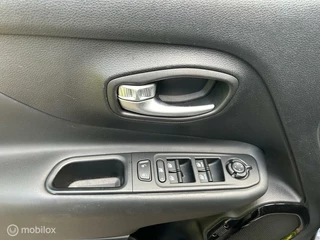 Jeep Renegade Jeep Renegade 1.4 MultiAir Night Eagle II navigatie trekhaak - afbeelding nr 19