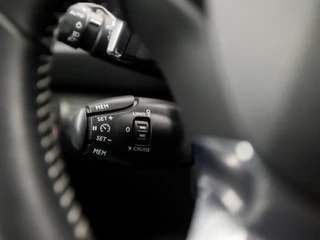 Peugeot 308 Automaat (PANORAMADAK, APPLE CARPLAY, GROOT NAVI, MASSAGE, STOELVERWARMING, LEDER, 360 CAMERA, SPORTSTOELEN, LANE ASSIST, KEYLESS, DAB+, NIEUWE APK, NIEUWSTAAT) - afbeelding nr 22