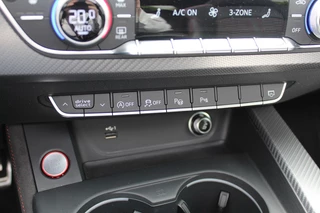 Audi RS4 Audi RS4 Avant 2.9 TFSI quattro / Milltek / Panoramadak / Camera / Head-up / Sportuitlaat / 20'' / Luxe Leder / Dodehoek / Virtual Cockpit / Stoelmassage / B&O - afbeelding nr 28