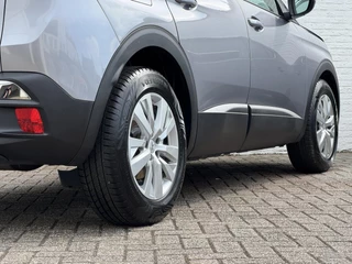 Peugeot 3008 Peugeot 3008 1.2 PureTech Allure Carplay Cruise Pdc Clima Navigatie Goed onderhouden! - afbeelding nr 15