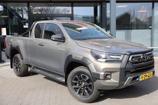 Toyota Hilux 2.8 D-4D X-TRA CAB INVINCIBLE A/T 4WD VAN ( INCL. DIV. ASS. )