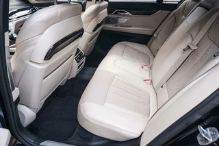 BMW 7 Serie BMW 7-serie 750i xDrive M Sport B&W Massage 360c 21'' Laser - afbeelding nr 27