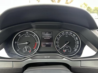 Škoda Superb Skoda Superb Combi 2.0 TDI Ambition Business Carplay Camera Navi Climate Cruise Trekhaak - afbeelding nr 9