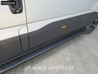 Iveco Daily Iveco Daily 35S21 3.0L Automaat Black Edition L2H2 LED ACC Airco Camera 3,5t Trekgewicht Parkeersensoren L2 12m3 Airco - afbeelding nr 11