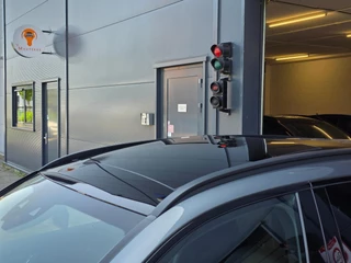 Mercedes-Benz GLC Mercedes-Benz GLC-klasse 300e 4MATIC Premium Plus / LUCHTVERING / PANORAMADAK / ALARMKLASSE 5 / TREKHAAK ELEKTRISCH / AMG-LINE ! - afbeelding nr 17