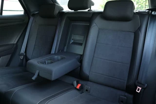Volkswagen T-Roc Volkswagen T-Roc 1.5 TSI / 3x R-Line / Black Style / 150PK / DSG / Navi / Camera / VC / Trekhaak / 18