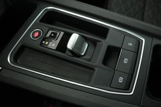 SEAT Leon SEAT Leon 1.5 eTSI FR Intens | Stoel & stuurverwarming |  Adaptive cruise | Trekhaak | Carplay | Sfeerverlichting | Camera | Navigatie - afbeelding nr 17