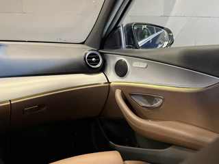 Mercedes-Benz E-Klasse Mercedes-Benz E-Klasse Estate 200 AMG Business Solution Sport Automaat | Lederen sportstoelen | Elektr. trekhaak | Sfeerverlichting | Adaptive | Camera - afbeelding nr 22