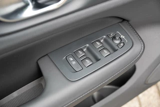 Volvo V60 Volvo V60 T6 Plug-in hybrid AWD Plus Dark | HK Audio | 19