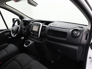 Renault Trafic Renault Trafic 2.0DCi 120PK Lang | Navigatie | Camera | Airco | Cruise | Trekhaak | Betimmering - afbeelding nr 22