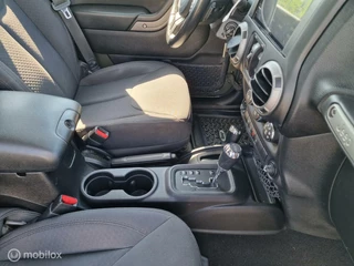Jeep Wrangler Jeep Wrangler Unlimited 2.8 CRD Polar full options onderhoud rekeningen ter inzage - afbeelding nr 16