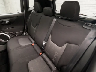 Jeep Renegade Jeep Renegade 1.4 MultiAir Longitude 141Pk Automaat (PANORAMADAK, NAVIGATIE, CRUISE, GETINT GLAS, SPORTSTOELEN, BLUETOOTH, PARKEERSENSOREN, NIEUWE APK, NIEUWSTAAT) - afbeelding nr 16