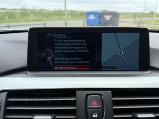 BMW 3 Serie BMW 320i Touring AUT M-Sport Stoelvw Pano NaviProf Trekhaak - afbeelding nr 26