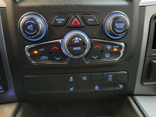Dodge Ram 1500 Dodge Ram 1500 SLT Classic 5.7 V8 4x4 Crew Cab Warlock Navigatie Camera Stoelverwarming LED Trekhaak LPG - afbeelding nr 7