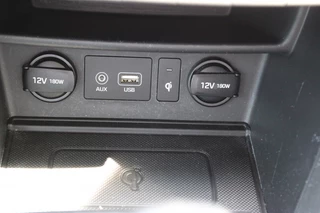 Hyundai Kona Hyundai Kona 1.0T Premium Navi/Leder/Wint/Cam/Pdc/Cool/18