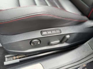 Volkswagen Golf Volkswagen Golf 2.0 TSI GTI TCR|PANO|AKRA|DYNAUDIO|MEMORY|BEARLOCK - afbeelding nr 43
