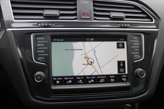 Volkswagen Tiguan Volkswagen Tiguan 2.0 TSI 4Motion Highline / Vol opties! / Panoramadak / Camera / Head-up / Leder / 18'' / Keyless / Dynaudio / Apple CarPlay / Standverwarming / Naavigatie / DAB / Dodehoek / Stoelverwarming / ACC - afbeelding nr 22