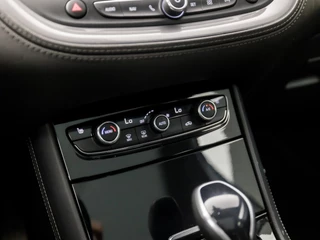 Opel Grandland X Automaat (PANORAMADAK, APPLE CARPLAY, GROOT NAVI, STUUR/STOELVERWARMING, LEDER, SPORTSTOELEN, GETINT GLAS, CAMERA, ELEK ACHTERKLEP, DAB+, NIEUWE APK, NIEUWSTAAT) - afbeelding nr 10