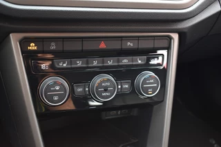 Volkswagen T-Roc Volkswagen T-Roc 1.5 TSI Style Business Trekhaak Navi Carplay stoel/stuur verwarming el-achterklep - afbeelding nr 21