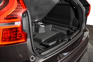 Volvo XC60 | Dig. Cockpit | Adapt. Cruise | Memory Stoelen | Elek. Klep | Stoelverw. | Camera | NAV+App. Connect | LM 19