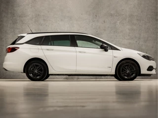Opel Astra Opel Astra Sports Tourer 1.2 Design & Tech (APPLE CARPLAY, GROOT NAVI, CAMERA, ADAPTIVE CRUISE, LEDER, GETINT GLAS, SPORTSTOELEN, LED KOPLAMPEN, CRUISE, PARKEERSENSOREN, NIEUWE APK, NIEUWSTAAT) - afbeelding nr 4