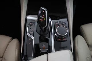 BMW 5 Serie Cruise Control, Navigatie, LEER, Panoramadak, xDrive - afbeelding nr 26