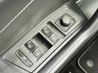 Volkswagen T-Roc Volkswagen T-ROC 1.0 TSI R-Line Business | ErgoActive stoelen| Stoelverwarming |Camera - afbeelding nr 21