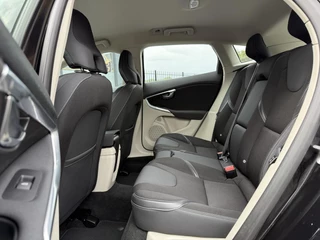 Volvo V40 Volvo V40 2.0 D2 Momentum Business 2e Eigenaar,Navi,Clima,Cruise,PDC,Stoelverwar,Dealer Onderhouden,120pk,6-bak,N.A.P,APK tot 02-2026 - afbeelding nr 7