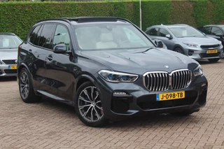 BMW X5 BMW X5 xDrive30d High Exe. 7p. M Sport / Trekhaak / Panoramadak / Camera / Head-up / Softclose / 20'' / Harman Kardon / Luchtvering / Laser LED / Keyless / Leder / Apple CarPlay / Stuurverwarming / DAB / ACC / Zonnescherm zijruite - afbeelding nr 1