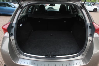 Toyota Auris Toyota Auris Touring Sports 1.8 Hybrid Dynamic / Camera / Navigatie / Keyless / 16'' / DAB / Cruise Control / Getint glas - afbeelding nr 16