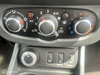Dacia Duster Dacia Duster 1.2 TCe 4x4 Série Limitée Stepway / APK / Airco / Cruise / PDC / Trekhaak / - afbeelding nr 13
