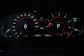 BMW 5 Serie BMW 5-serie Touring 540i xDrive M Sport / PANODAK / CAMERA / HUD / H&K / KEYLESS / 20'' - afbeelding nr 7