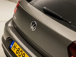 Volkswagen Polo Volkswagen Polo 1.0 TSI Sportline (APPLE CARPLAY, GETINT GLAS, PARKEERSENSOREN, SPORTSTOELEN, ADAPTIVE CRUISE, LED ACHTERLICHTEN, NIEUWE APK, NIEUWSTAAT) - afbeelding nr 28