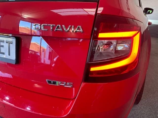 Škoda Octavia Škoda Octavia 2.0 TSI RS 245 Panodak Kuipstoel Clima Navi Cruise Incl 12Mnd Ga - afbeelding nr 11