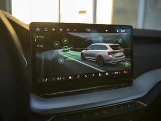 Škoda Octavia Škoda Octavia Combi 1.5 TSI MHEV Business Edition Plus | Matrix LED | Chrome pakket | Stoel-, Stuur- & voorruitverwarming | Navi 13inch | Elektr.trekhaak | El. achterklep m.sensor | ACC | - afbeelding nr 17