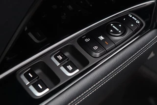 Kia Niro Kia Niro 1.6 GDI PHEV / KEYLESS / DODEHOEK / MEMORY / LEDER / CAMERA / JBL - afbeelding nr 32
