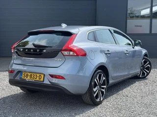 Volvo V40 Volvo V40 2.0 T2 Nordic+ Dealer Onderhouden,Pano,Leder,Navi,Camera,Pdc,Stoelverw,123pk,Clima,Cruise,Lm velgen,N.A.P,6 Bak,Apk tot 06-2026 - afbeelding nr 2