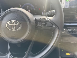 Toyota Yaris Cross Parkeersensoren V+A, Dodehoeksensor, Navigatie , All-in Rijklaarprijs - afbeelding nr 25