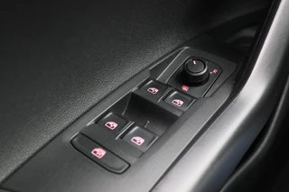 Volkswagen Polo Volkswagen Polo 1.0 TSI Comfortline Airco, ACC, Apple Carplay, Navigatie, Bluetooth, Elektrisch Pakket, DAB - afbeelding nr 29