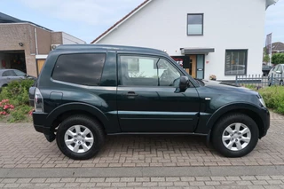 Mitsubishi Pajero Mitsubishi Pajero 3.2 DI-D 4X4|AUTOMAAT|TREKHAAK|NAVIGATIE| - afbeelding nr 6