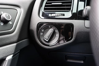 Volkswagen Golf Volkswagen Golf 2.0 TSI GTI Performance Pano / ACC / Camera - afbeelding nr 20