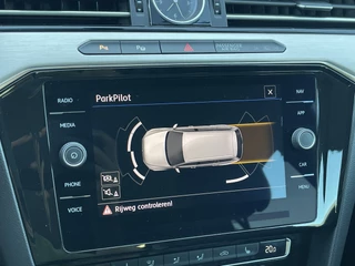 Volkswagen Passat Volkswagen Passat Variant 1.5 TSI Highline Business R | Navi | ACC | HUD | LED | Keyless | Virtual Cockpit | 18 inch - afbeelding nr 23