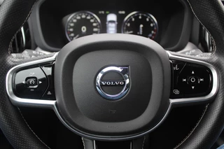 Volvo XC60 Volvo XC60 2.0 T4 R-Design / 360Camera / Leder&Alcantara / 20'' / Navigatie / Dodehoek / DAB / Cruise Control - afbeelding nr 32
