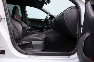 Škoda Octavia Skoda Octavia Combi 2.0 TSI RS DSG 220 PK / 1e eig / Stoelverwarming / Cruise / Xenon - afbeelding nr 60